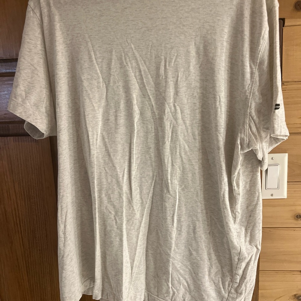 Fabletics t-shirt - Picture 2 of 4